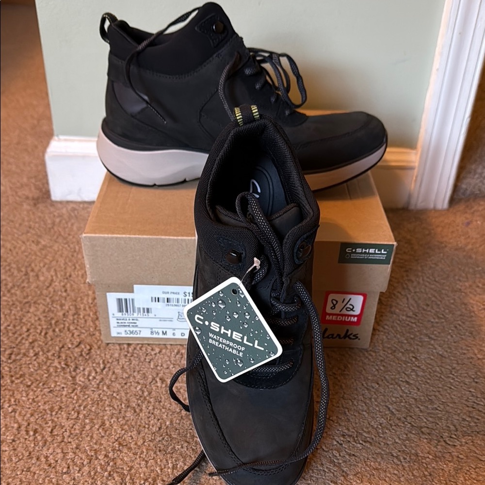 Clarks Black Waterproof Women's Shoes size 8.5